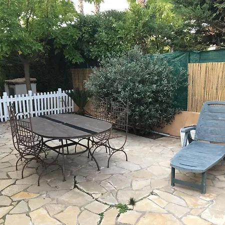 Meuble Au Calme Avec Terrasse Frejus