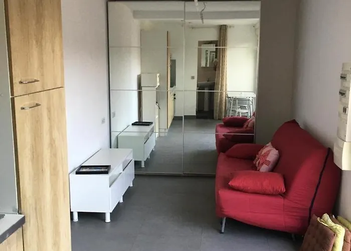 Meuble Au Calme Avec Terrasse *